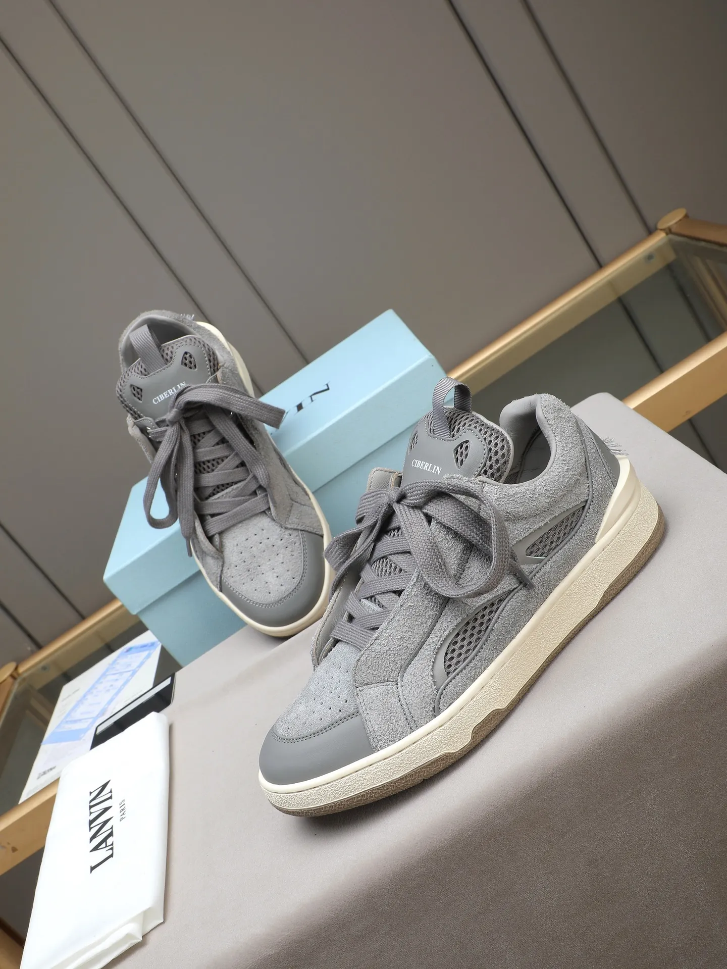 Men's shoes 💰640 [LANVIN] The latest fashionable item! High quality CLAY series‼ ️ The latest trendy products of the season 🌈Many bloggers have planted grass and purchased the original open-mold customization. The upper and outsole are sewn with mark threads without edge sealing. Multiple material splicing combination design. Very versatile for fashionable and casual wear. Comfortable on the feet. Self-recommended. Upper cowhide + cow suede + breathable mesh lining. Foot-padding cowhide. Exclusive original open-mold clear logo rubber outsole ⚠️38-44 (customized for 45)